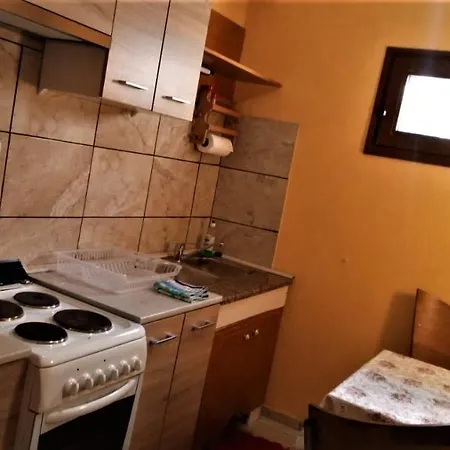 Kostis Hause Ii * كاستراكيون